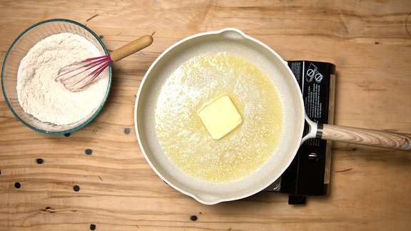 Four Grain Pancakes Equipment 00 00 36 21 Still018