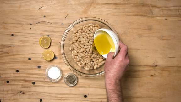 Cuc cup add ingredients