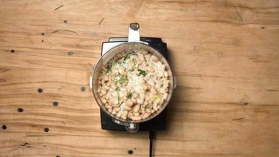 Cuc cup food processor