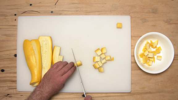 Pesto pasta equipment 00 00 05 17 Still003