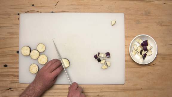 Pesto pasta equipment 00 00 12 17 Still004