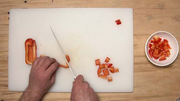 Pesto pasta equipment 00 00 19 09 Still006