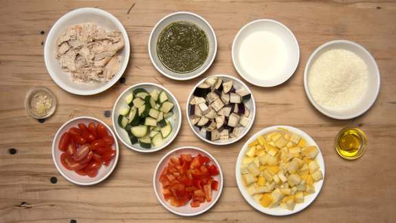 Pesto pasta equipment 00 00 21 07 Still007