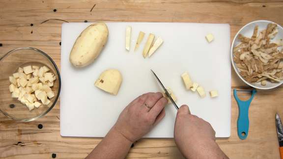 Stone soup 1 00 00 08 11 Still002