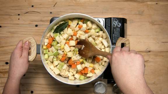 Stone soup 1 00 00 36 15 Still009