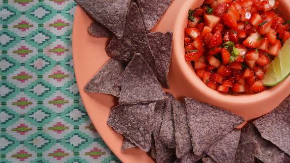 Strawberry salsa with corn chips