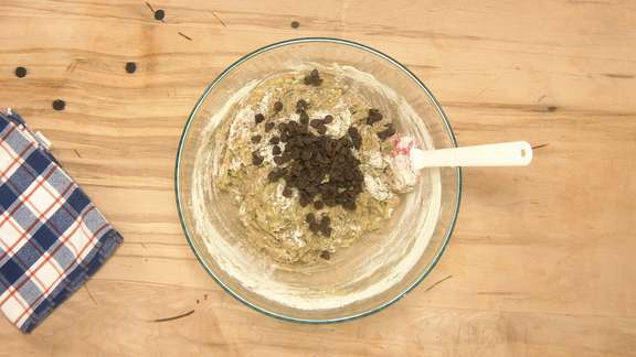 Zucchini chocolate chip muffins step 9