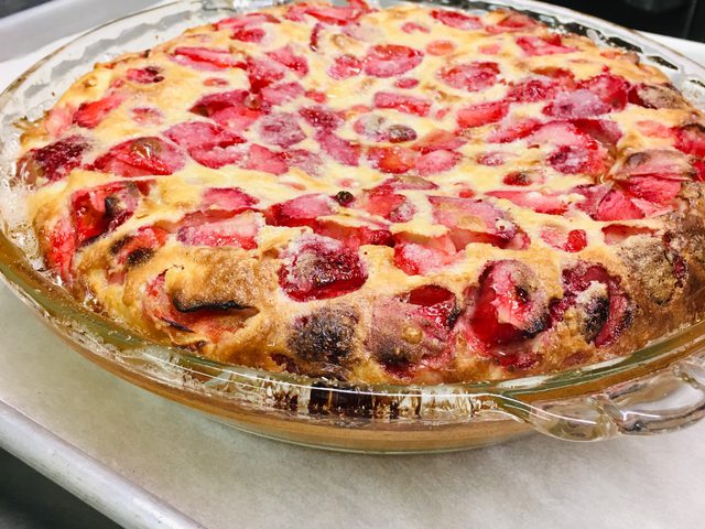 Clafoutis strawberry cherry